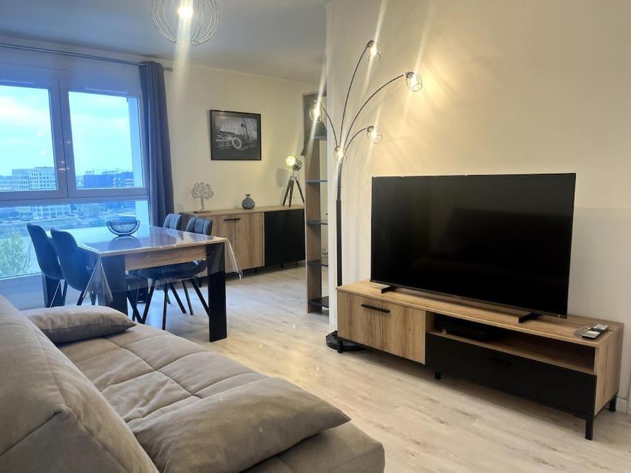 Vulcain 2, 11eme, Ile De Nantes, 4pers, Parking Inclus Apartment Nantes