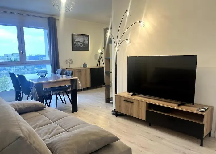 Vulcain 2, 11Eme, Ile De Nantes, 4Pers, Parking Inclus